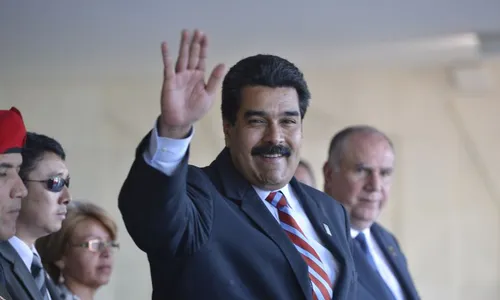 
                                        
                                            Maduro é reeleito na Venezuela em eleição questionada pela oposição
                                        
                                        