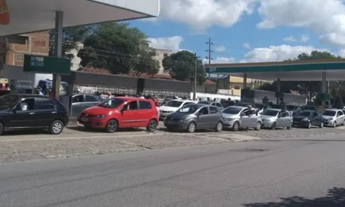 
                                        
                                            Combustíveis acabam em todos os postos de Campina Grande, diz sindicato
                                        
                                        