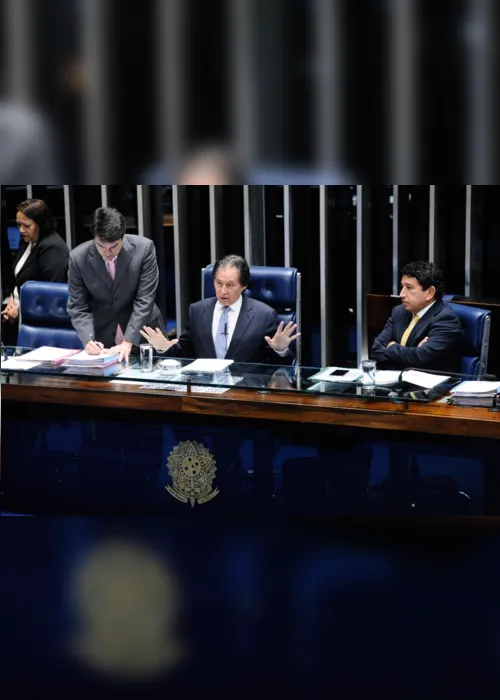 
                                        
                                            Senado aprova reajuste e ministros do STF vão receber R$ 39,2 mil por mês
                                        
                                        