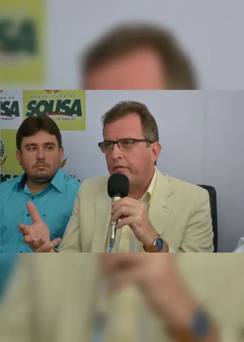 
                                        
                                            Sousa: juiz manda prefeitura demitir prestadores de serviços e nomear concursados
                                        
                                        