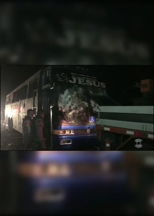 
                                        
                                            Ônibus de torcida organizada do Pará é apedrejado perto de Pedras de Fogo
                                        
                                        