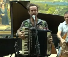Marcelo Jeneci divide palco com Quinteto da Paraíba em João Pessoa