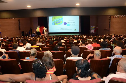 
				
					'Cidade Expressa' debate mobilidade urbana em Campina Grande
				
				