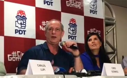 
				
					Com presença de Ciro, PDT lança pré-candidatura de Lígia Feliciano ao governo
				
				