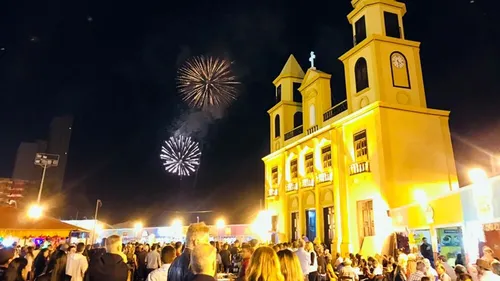 
				
					Fagner dedica show no São João de Campina Grande a Elba Ramalho
				
				