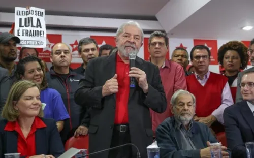 
				
					PT adia encontros estaduais e prioriza pré-candidatura de Lula a presidente
				
				