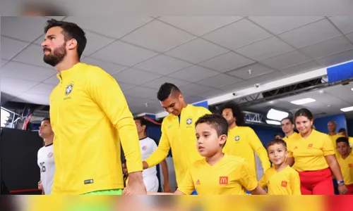
				
					Goleiro mirim paraibano entra em campo com goleiro da seleção brasileira
				
				