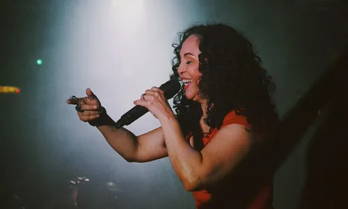 
                                        
                                            "Arraiá de Cumpade": segundo dia tem show de Eliane, a Rainha do Forró
                                        
                                        