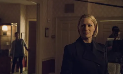 
                                        
                                            House of Cards: sexta temporada ganha novo teaser com Claire Underwood
                                        
                                        