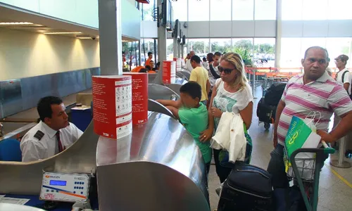 
                                        
                                            Aeroporto Castro Pinto deve receber 120 mil passageiros em 21 dias da alta estação
                                        
                                        