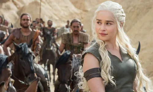 
                                        
                                            Emília Clarke se despede de gravações da 8ª temporada de Game Of Thrones
                                        
                                        