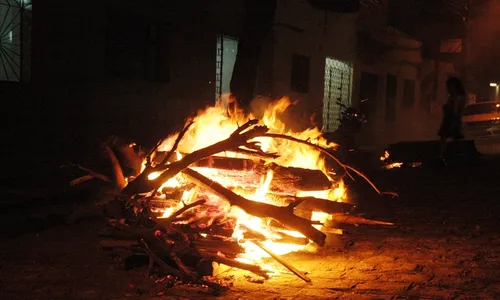 
                                        
                                            Festas juninas aumentam problemas respiratórios e queimaduras
                                        
                                        