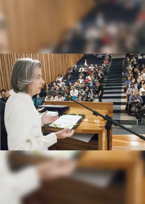 
                                        
                                            Cármen Lúcia critica pouca diversidade de partidos e demonização da política
                                        
                                        