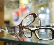 Oftalmologista alerta sobre perigos na hora de adquirir óculos