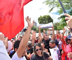 Servidores protestam na Câmara e Romero garante reajuste sobre vencimento bruto