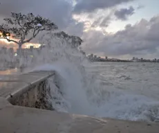 Litoral da Paraíba tem aviso de mar grosso com ondas de até 3,5 metros