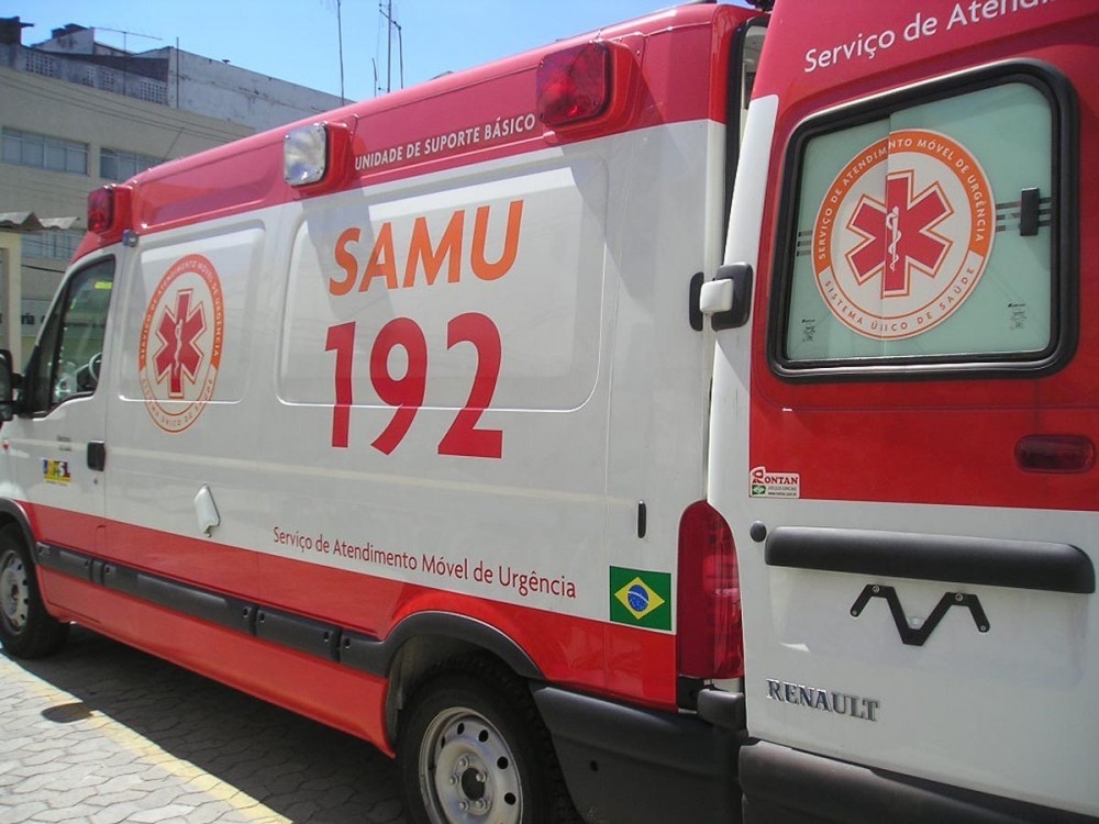 
				
					Romero sanciona lei proibindo retenção de macas das ambulâncias do Samu
				
				