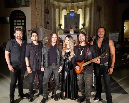 
				
					'Black Widow's Web': divulgado clipe do Angra junto com Sandy
				
				