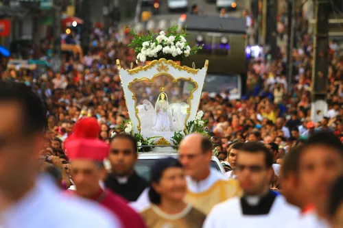 
				
					Procissão de Nossa Senhora das Neves reúne católicos no Centro de João Pessoa
				
				