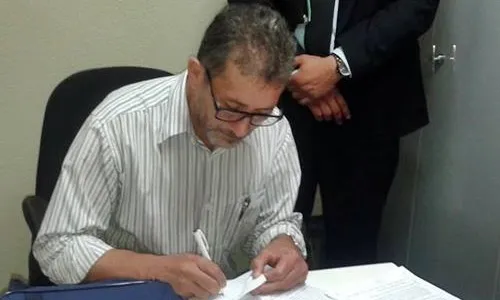 
                                        
                                            Ministério Público apura se prefeito está com Mal de Alzheimer e aciona junta médica
                                        
                                        