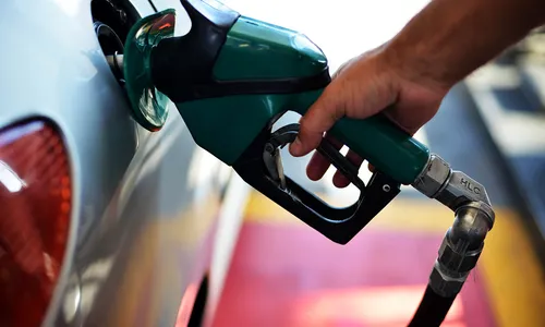 
                                        
                                            Petrobras anuncia reajuste de 5% para a gasolina nas refinarias a partir desta quarta-feira
                                        
                                        