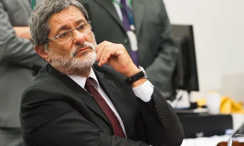 
                                        
                                            Sérgio Gabrielli é o segundo emissário de Lula a procurar Ricardo Coutinho
                                        
                                        