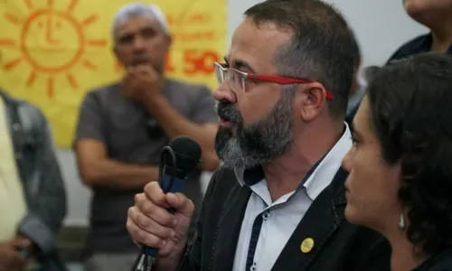 
                                        
                                            PSOL registra candidatura de Tárcio Teixeira ao governo da Paraíba
                                        
                                        