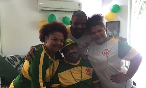 
                                        
                                            Arlindo Cruz deixa hospital após mais de um ano e vê jogo da seleção junto com família
                                        
                                        