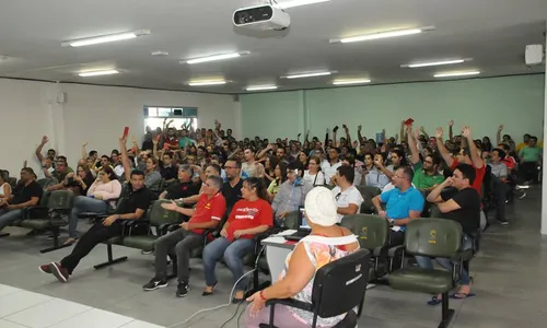 
                                        
                                            Servidores entram em greve por autonomia da UEPB e reajuste salarial
                                        
                                        