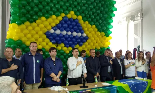 
                                        
                                            Partidos formam coligações 'Frankensteins' para Eleições 2018
                                        
                                        