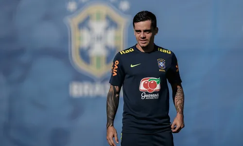 
                                        
                                            Em alerta com Fagner titular na Copa do Mundo, Corinthians observa laterais
                                        
                                        