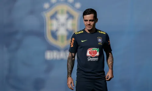 
				
					Em alerta com Fagner titular na Copa do Mundo, Corinthians observa laterais
				
				