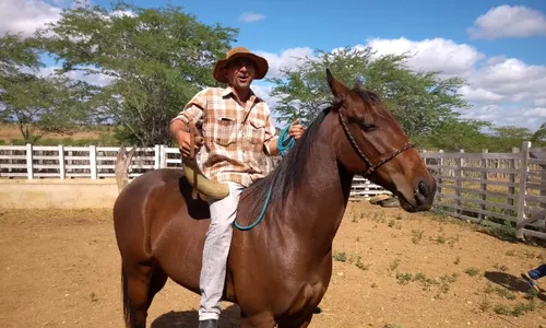 
                                        
                                            Vaqueiros trocam os cavalos por motos
                                        
                                        