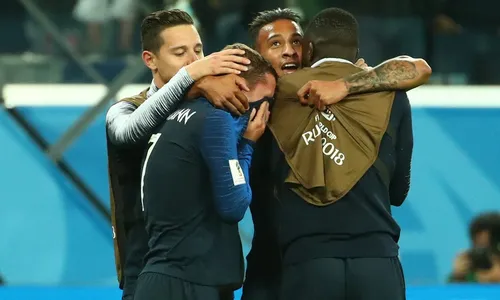 
                                        
                                            França vence a Bélgica por 1 a 0 e está na final da Copa do Mundo
                                        
                                        