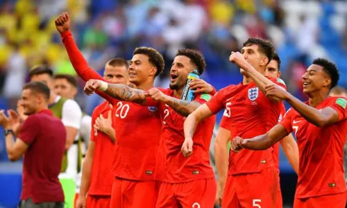 
                                        
                                            Inglaterra vence a Suécia, convence e vai às semifinais da Copa do Mundo
                                        
                                        