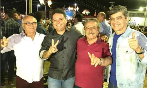 
                                        
                                            Maranhão fecha aliança com PR e anuncia Bruno Roberto como candidato a vice
                                        
                                        