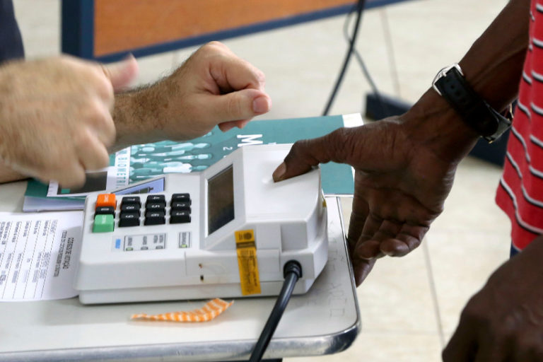 Maioria dos candidatos na PB se declara branco e com idade entre 50 e 54 anos