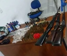 Cinco homens são presos com armas e explosivos em Itaporanga