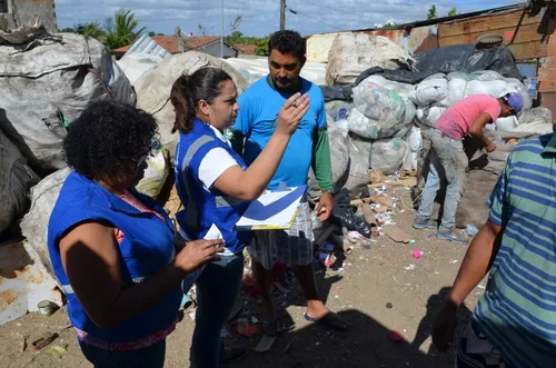 
				
					Com mais de 800 notificações de dengue, Saúde intensifica combate ao Aedes aegypti
				
				