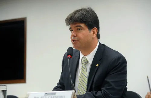 
				
					TJPB anula sentença em ação de improbidade contra Ruy Carneiro
				
				