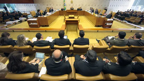 
				
					STF vai julgar liberação do porte de drogas e criminalização da homofobia
				
				