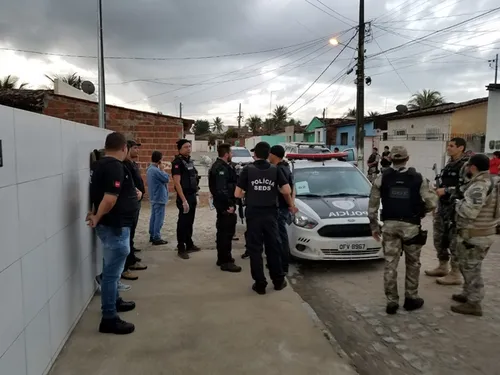 
				
					Polícia realiza operação contra tráfico de drogas em Itabaiana e Juripiranga
				
				