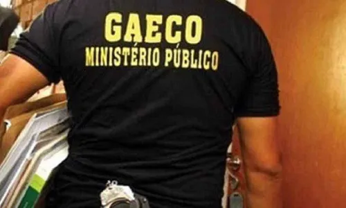 
                                        
                                            Operação Calvário: Justiça condena 'empresário dos livros' e mais duas pessoas por ocultação de bens
                                        
                                        