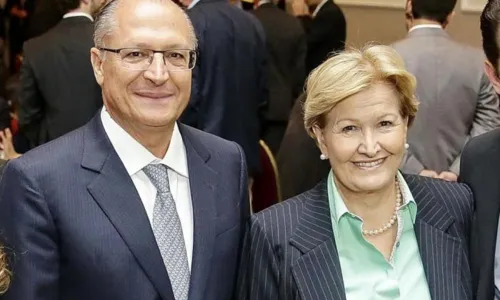 
                                        
                                            TSE aprova registros de Alckmin e Eymael para eleições presidenciais
                                        
                                        