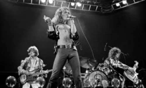 
				
					Robert Plant, o grande cantor do Led Zeppelin, chega aos 70 anos
				
				