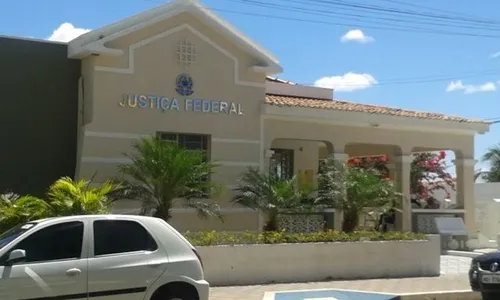 
                                        
                                            Justiça rejeita denúncia contra ex-prefeito de Barra de Santa Rosa
                                        
                                        