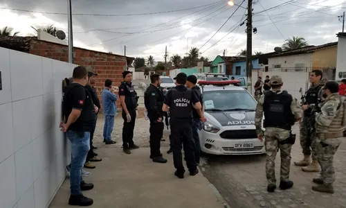 
                                        
                                            Polícia realiza operação contra tráfico de drogas em Itabaiana e Juripiranga
                                        
                                        