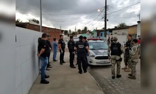 
				
					Polícia realiza operação contra tráfico de drogas em Itabaiana e Juripiranga
				
				