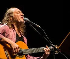 Alceu Valença chega ao Teatro Pedra do Reino com show solo neste sábado (26)