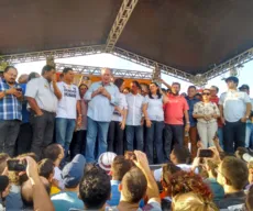 Em Boqueirão, Ciro Gomes se diz emocionado por voltar a cidade após a transposição